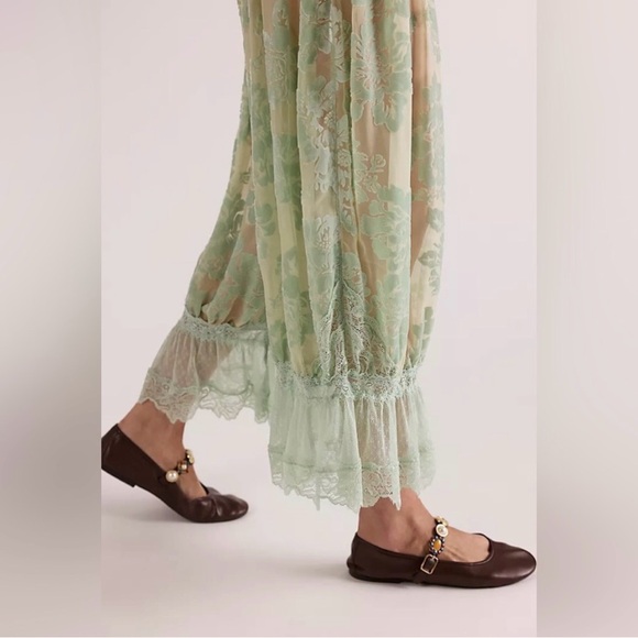 Free People Forever Young Bloomer pants-size Medium-NWT - Picture 4 of 12